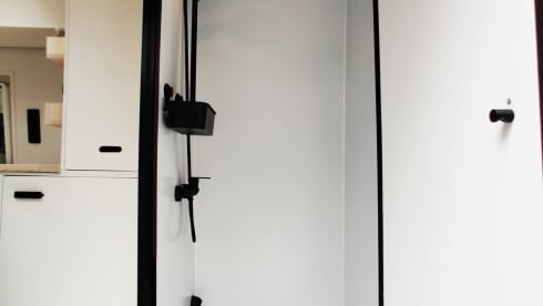 The Beast  – Beautiful, luxurious converted Sprinter L4 H2
