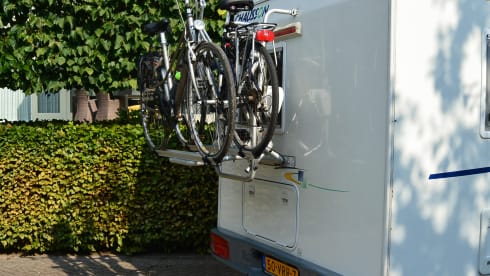 Welcome 74 – Nice 2-person Chausson "freedom and comfort on wheels" for B driving license