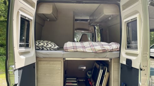 Van Burstner Campeo C600 with pop-up roof - Your tailor-made adventure!