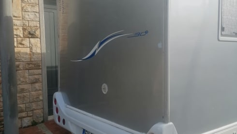 MadMax55 – Ideal for a couple and child