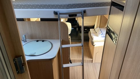 Bono – Family camper with pull-down bed and length beds