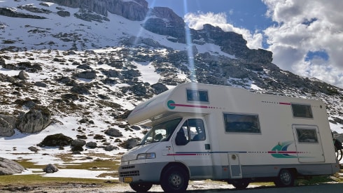 Amigo – 7p Adria Mobil alcove from 2002