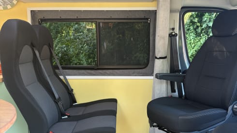 Boulder Bus – Off-Grid Opel Movano 4 gordel plaatsen 