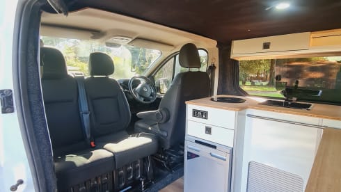 Vauxhall Vivaro LWB campervan (2 berth)