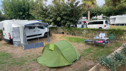 Stealth camper  – 2 berth Renault bus from 2021