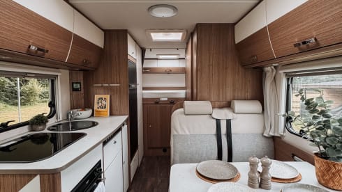 6 Berth Fiat Alcove 2020