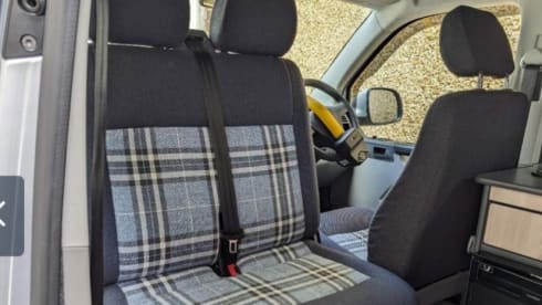 Hamish’s Hame – 2 berth Volkswagen campervan from 2010