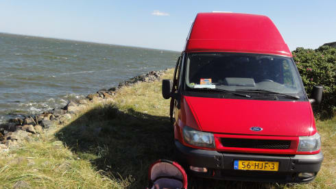 Het rode monster – Official Westfalia built-in, ideal small family camper 5p