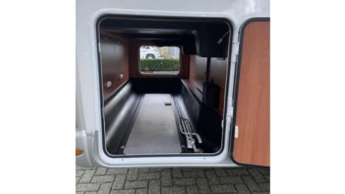 Laika – Very nice luxury Laika Hymer Camper
