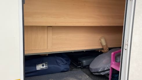 Eura Mobil – Spacious, 6-person family camper from 2003