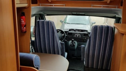 Compact Dethleffs 2-person camper