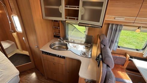 Mooie Dethleffs camper voor 2 personen