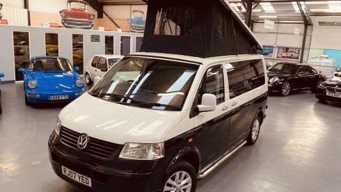 Obi Van Kenobi – 4 berth Volkswagen campervan from 2007