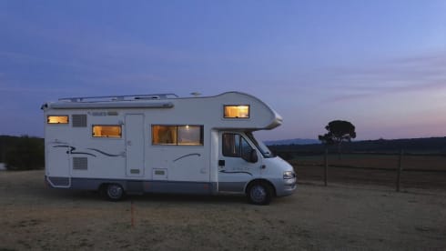 Ideal, beautiful, neat comfortable family Camper.