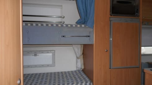 EASY 4 MOTORHOME HIRE JUST TURN UP AND GO