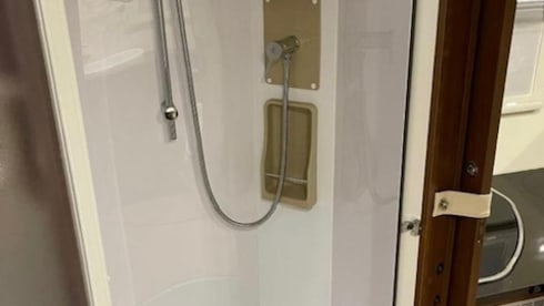 Complete 3p McLouis semi-integrated from 2013 with split air conditioning