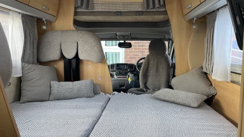 Journey cruiser – 5 berth ace adventurer from 2009 (7.5t - C1 license required)