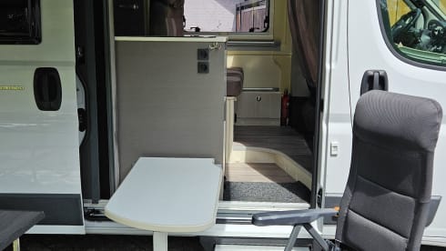 Beautiful, fine 2-person Fiat bus Camper from 2018