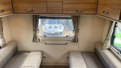 Cabine Swift à 6 couchages avec alcôve à partir de 2023