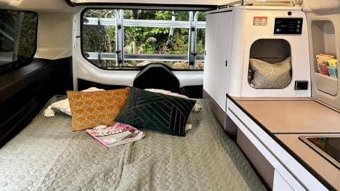 Campervan (2 to 4p) with bicycle rack (Ford Transit Bürstner Copa 500) 