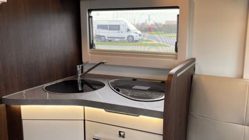 4p Benimar semi-integrated uit 2022