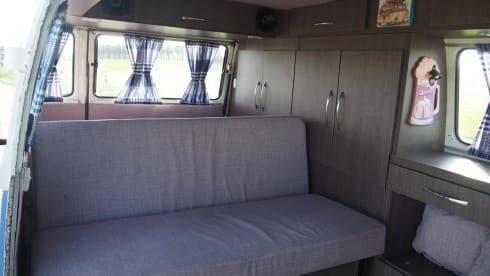 Eddie – 2p Volkswagen campervan from 1984