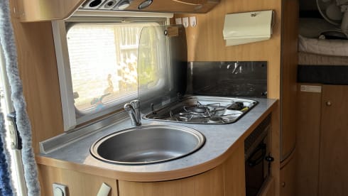 easy –  fantastic complete Bürstner semi-integrated.