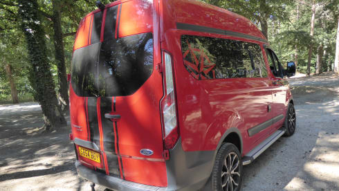 Tom – Ford Transit Custom High Top. Isle of Wight