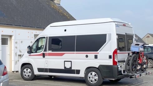 Le Fourgon Perché – A compact and comfortable converted van!