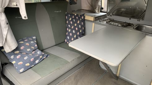 4p Volkswagen T4 camper