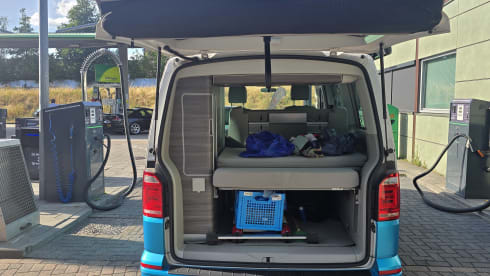 VW California – 2021 4-person Volkswagen campervan