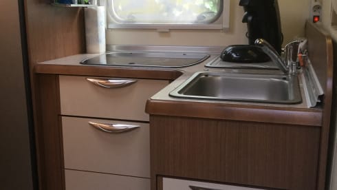 Luxurious spacious Burstner with 2 twin beds