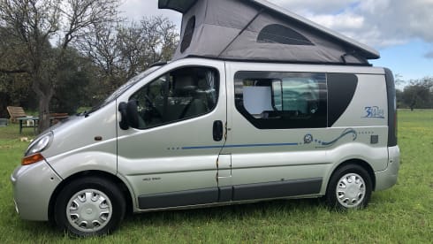 Vulamdander Family Van – Adria 3-Wege-Mietwagen in Apulien