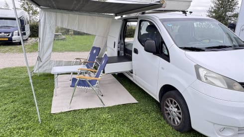 2p Nissan campervan from 2011