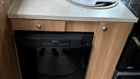 Mary Hen – Swift Escape 664 4 Berth Motorhome