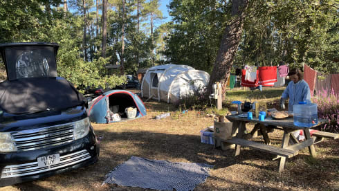 The Moose  – Nissan campervan met 4 slaapplaatsen uit 2007
