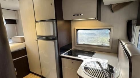 5p Benimar semi-integrated uit 2012