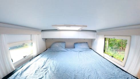 Coral suite on wheels – Luxury 2 person Adria Coral 650DL automatic transmission semi-integrated from 2022