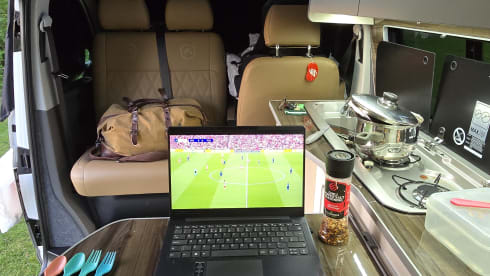 Happy  – LWB Volkswagen campervan - 4 Berth fully kitted out 