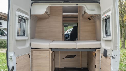 Easy Rider Family – Super compact 4-person campervan with 4 sleeping places and automatic transmission