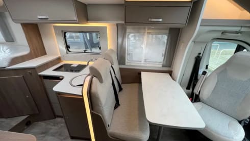 4p Carado semi-integrated uit 2024