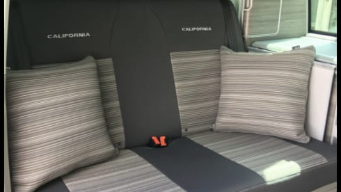 Gandalf the Grey – 4 berth Volkswagen campervan from 2017