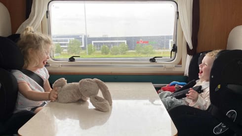 Attractive 6-person family camper with 6 spacious sleeping places