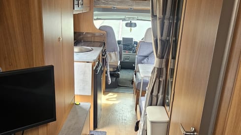 Sweeney – 5/6 berth Swift Escape 686