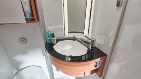 Luxury off grid bus camper from 2018