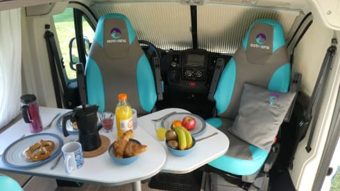 THE Family Van - 4 people