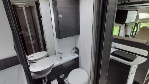 Spacious 5-person mobile home Benimar Mileo 263, from 2021