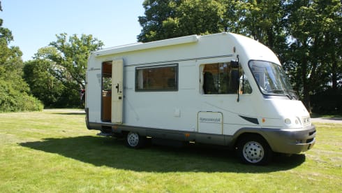 Kempurtje  – Hymer B544; 6 Personen extra komfortabler und kompletter Camper!