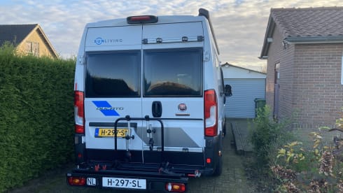 Sunliving – Sunliving Bus camper with bus biker 