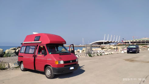 FREAK – Volkswagen T4 Westfalia CamperVan 4 seats Compact Versatile Hard Top